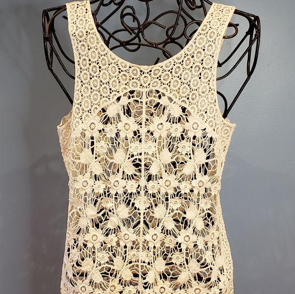 Lace Tank - Picture 2 of 8